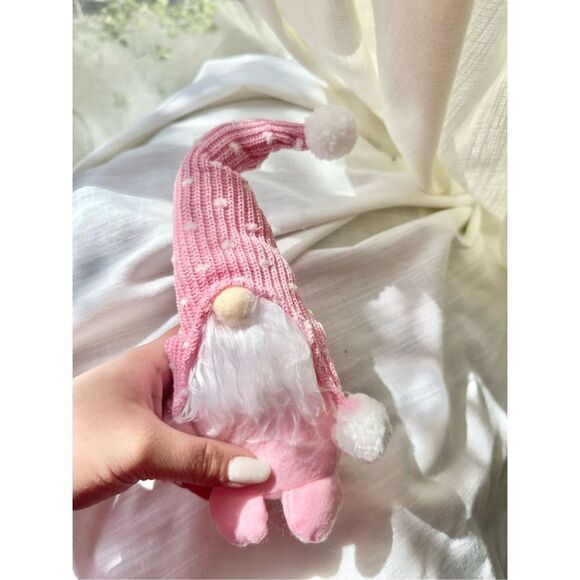 Pink little gnome with pom-pom - Picture 2 of 3